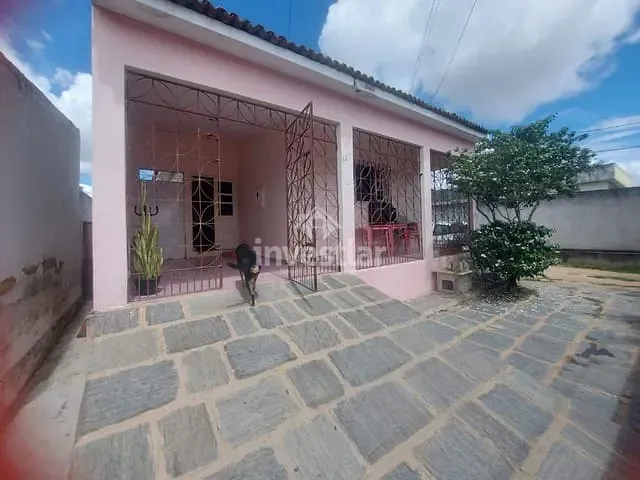 Casa com 336m² 4 quartos e 2 banheiros, à venda, no bairro Liberdade em Campina Grande