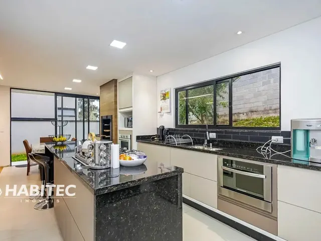 Casa 3 quartos e 2 banheiros, à venda, no bairro Taboão em Curitiba