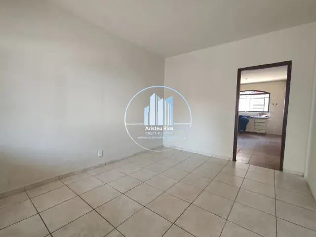 Casa com 224m² 3 quartos e 2 banheiros, à venda, no bairro Centro em Pouso Alegre