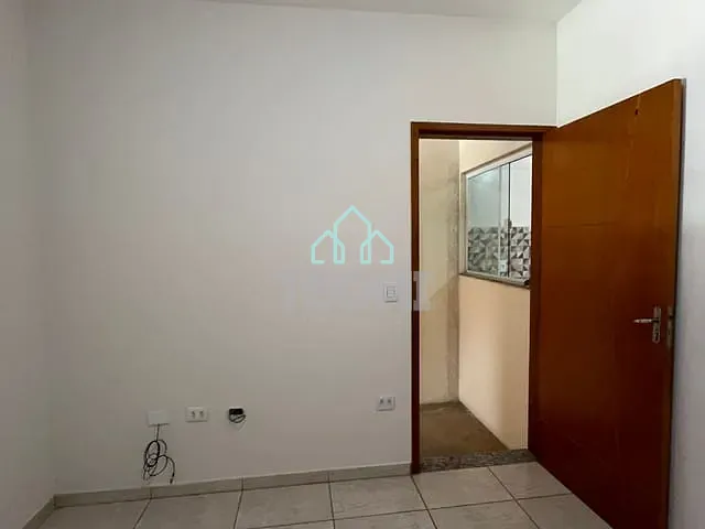 Casa 2 quartos e 1 banheiro, à venda, no bairro Jardim Continental II em Taubaté