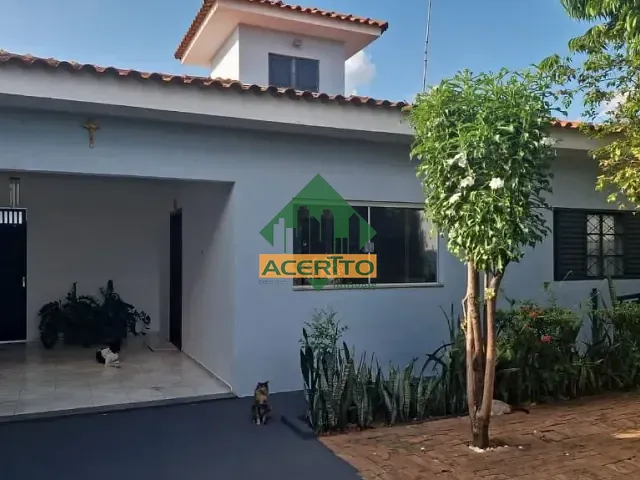 Casa com 330m² 3 quartos e 2 banheiros, à venda, no bairro Ipanema em Araçatuba