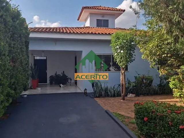 Casa com 330m² 3 quartos e 2 banheiros, à venda, no bairro Ipanema em Araçatuba