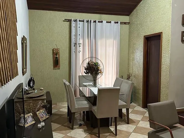 Sobrado 3 quartos e 1 banheiro, à venda, no bairro Jardim Sandra Maria em Taubaté
