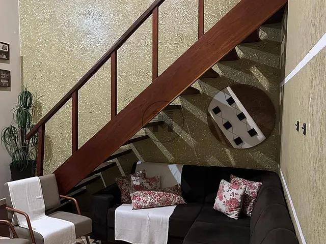 Sobrado 3 quartos e 1 banheiro, à venda, no bairro Jardim Sandra Maria em Taubaté