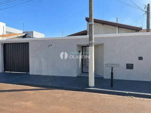 Casa com 305m² 3 quartos e 2 banheiros, à venda, no bairro Jardim Arrivabene III em Artur Nogueira