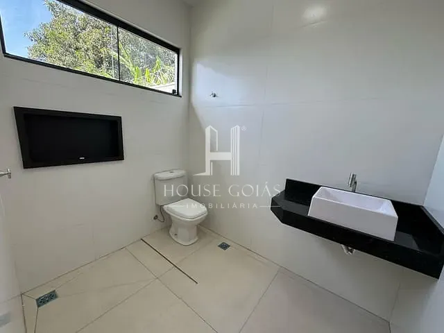 Casa com 300m² 3 quartos e 1 banheiro, à venda, no bairro Jardim Buriti Sereno em Aparecida de Goiânia