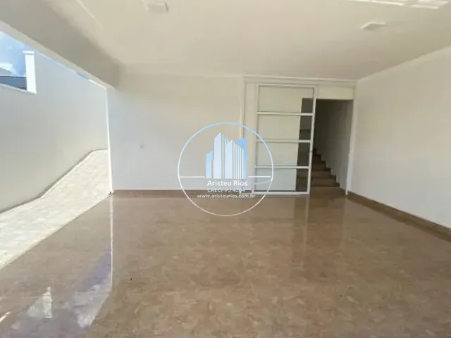 Casa com 216m² 3 quartos e 2 banheiros, à venda, no bairro Pouso Alegre em Pouso Alegre
