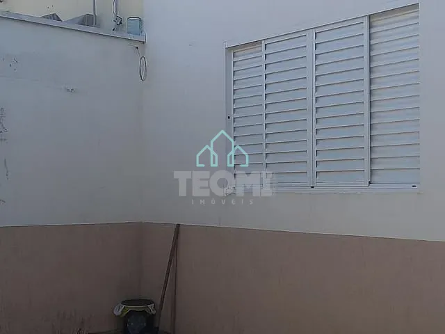 Casa 2 quartos e 2 banheiros, à venda, no bairro Jardim Gurilândia em Taubaté
