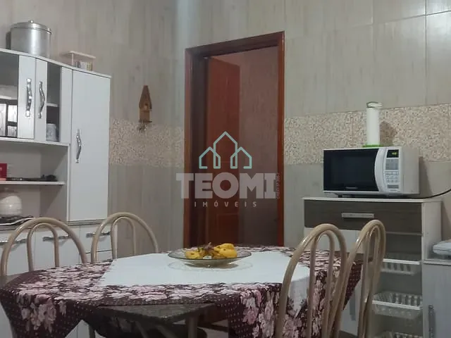 Casa 2 quartos e 2 banheiros, à venda, no bairro Jardim Gurilândia em Taubaté