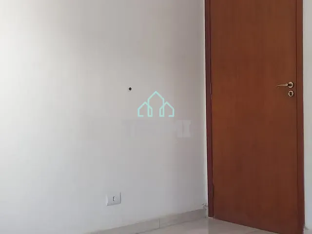 Casa 2 quartos e 2 banheiros, à venda, no bairro Jardim Gurilândia em Taubaté