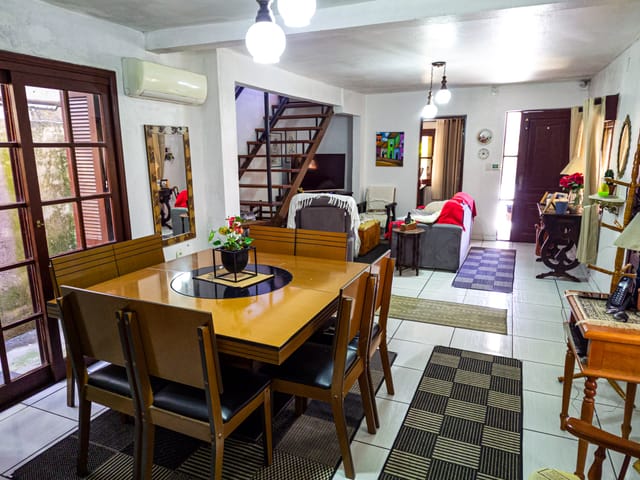 Casa com 242m² 4 quartos e 3 banheiros, à venda, no bairro Fragata em Pelotas