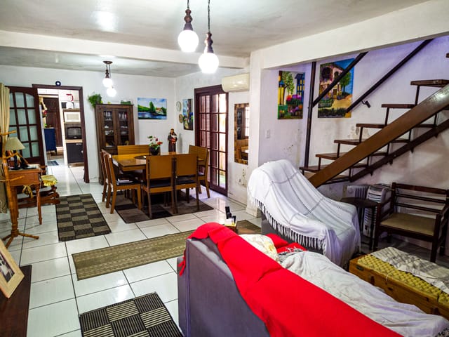 Casa com 242m² 4 quartos e 3 banheiros, à venda, no bairro Fragata em Pelotas