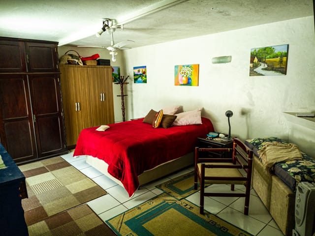 Casa com 242m² 4 quartos e 3 banheiros, à venda, no bairro Fragata em Pelotas