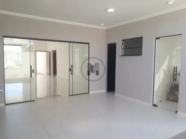 Casa 3 quartos e 2 banheiros, à venda, no bairro Vale dos Cristais em Taubaté