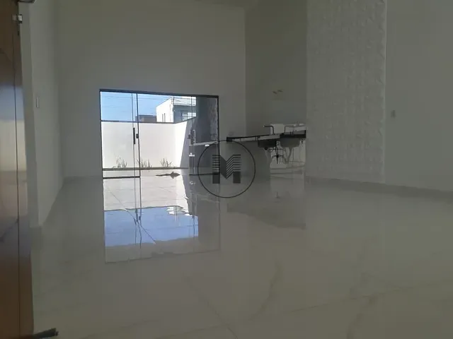 Casa 3 quartos e 2 banheiros, à venda, no bairro Vale dos Cristais em Taubaté