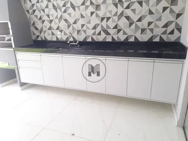 Casa 3 quartos e 2 banheiros, à venda, no bairro Vale dos Cristais em Taubaté