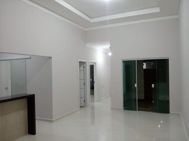 Casa 3 quartos e 2 banheiros, à venda, no bairro Loteamento Residencial e Comercial Flamboyant em Pindamonhangaba