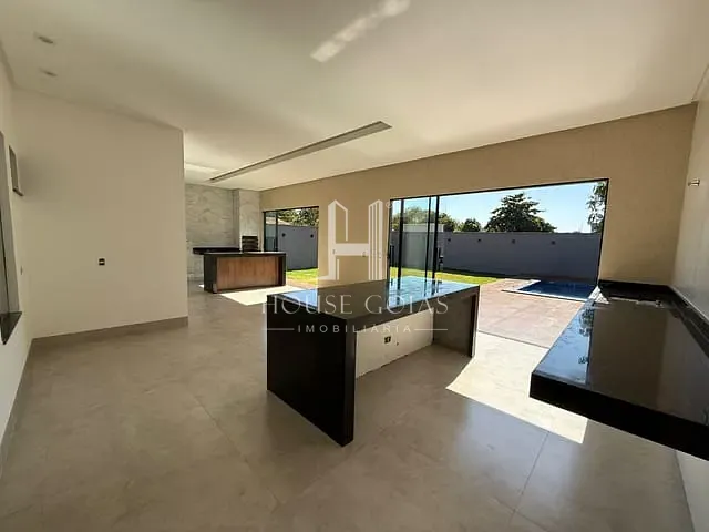 Casa com 360m² 3 quartos e 1 banheiro, à venda, no bairro Garavelo Residencial Park em Aparecida de Goiânia