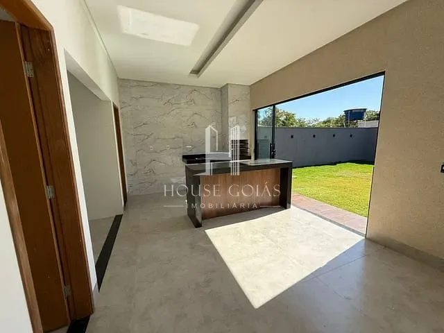 Casa com 360m² 3 quartos e 1 banheiro, à venda, no bairro Garavelo Residencial Park em Aparecida de Goiânia
