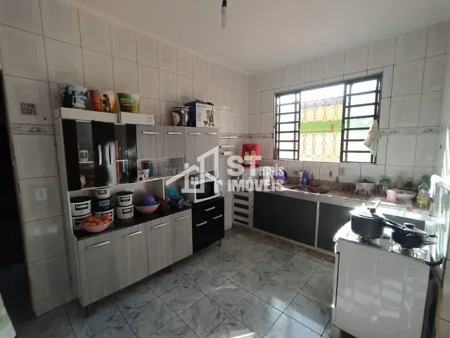 Casa com 150m² 2 quartos e 2 banheiros, à venda, no bairro Jardim Portal Sol em Andradas