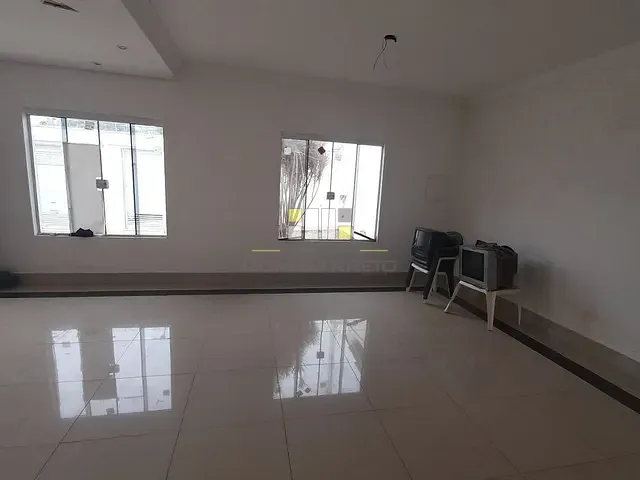 Casa com 300m² 3 quartos e 4 banheiros, à venda, no bairro Jardim Santa Rosa em Nova Odessa