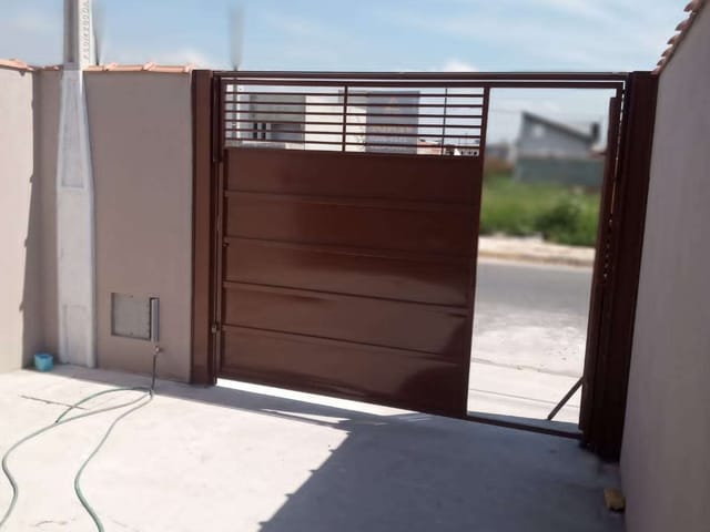 Casa com 125m² 3 quartos e 2 banheiros, à venda, no bairro Residencial e Comercial Portal dos Eucaliptos em Pindamonhangaba