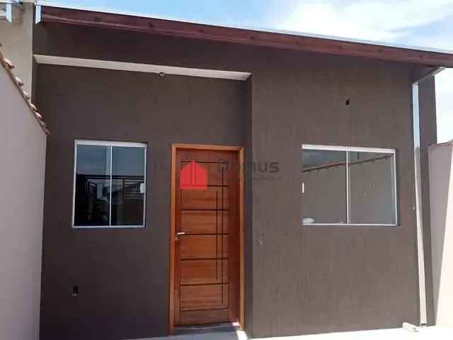 Casa com 125m² 3 quartos e 2 banheiros, à venda, no bairro Residencial e Comercial Portal dos Eucaliptos em Pindamonhangaba