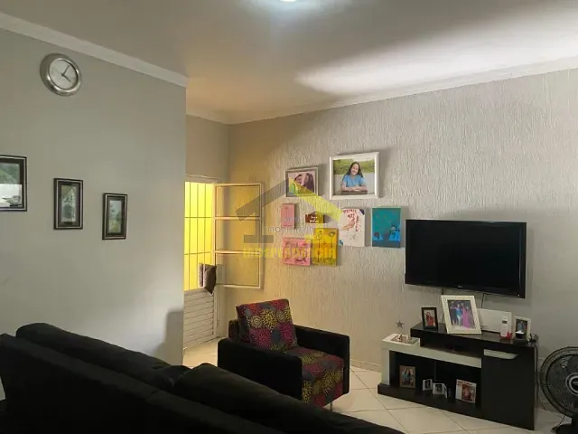 Casa com 125m² 3 quartos e 2 banheiros, à venda, no bairro Loteamento Fernando Momentel em Itatiba