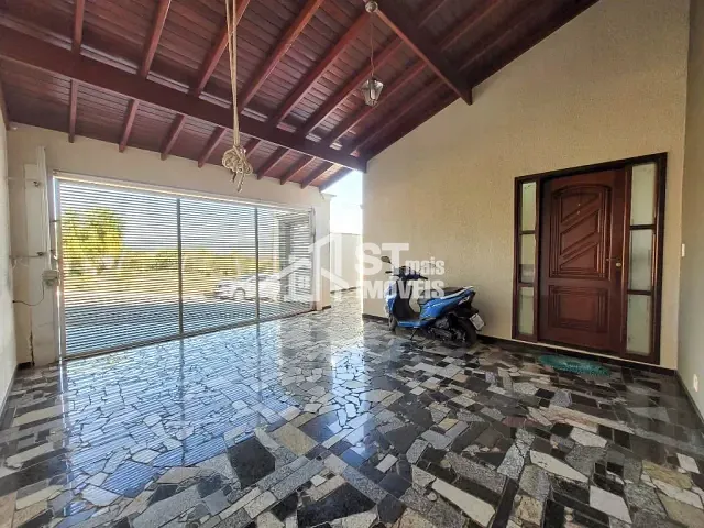 Casa com 200m² 3 quartos e 1 banheiro, à venda, no bairro Jd Ipe em Andradas