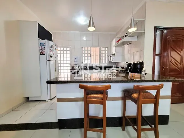 Casa com 200m² 3 quartos e 1 banheiro, à venda, no bairro Jardim Ipê em Andradas