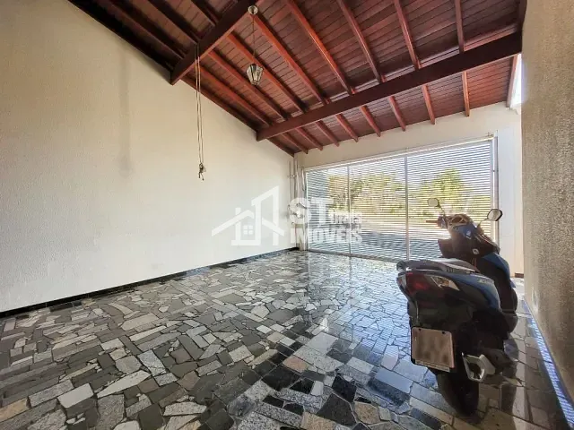 Casa com 200m² 3 quartos e 1 banheiro, à venda, no bairro Jd Ipe em Andradas
