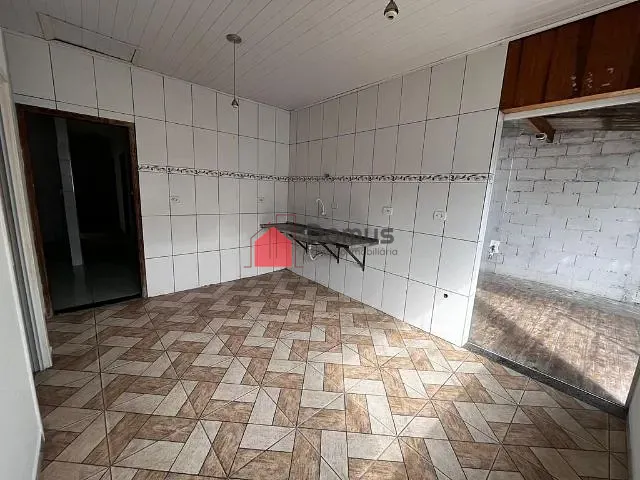 Casa com 300m² 3 quartos e 2 banheiros, à venda, no bairro Parque São Benedito em Pindamonhangaba