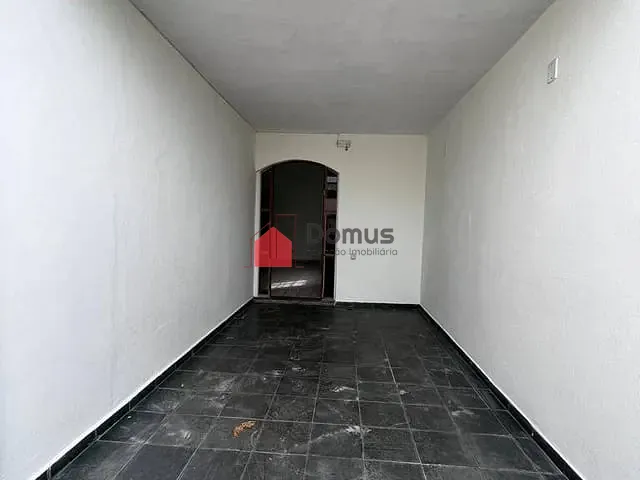 Casa com 300m² 3 quartos e 2 banheiros, à venda, no bairro Parque São Benedito em Pindamonhangaba