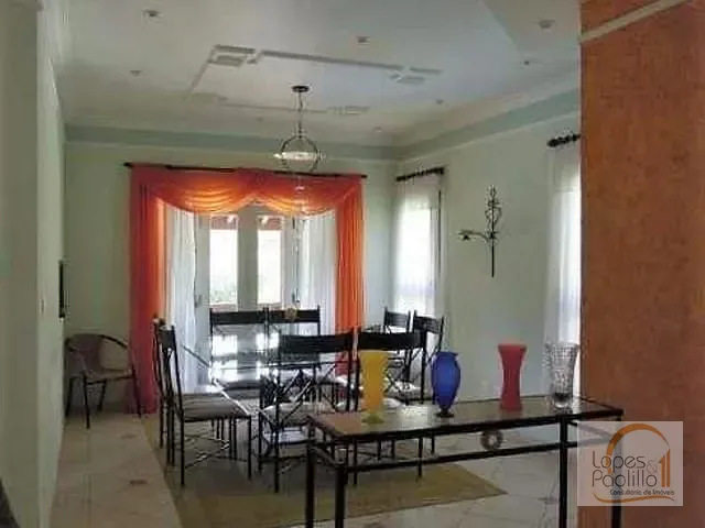 Casa com 1080m² 4 quartos e 4 banheiros, à venda, no bairro Jardim Flamboyant em Atibaia