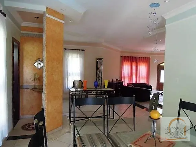 Casa com 1080m² 4 quartos e 4 banheiros, à venda, no bairro Jardim Flamboyant em Atibaia