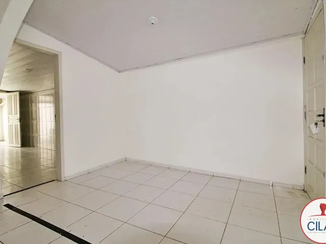 Casa 3 quartos e 1 banheiro, para alugar, no bairro São Braz em Curitiba