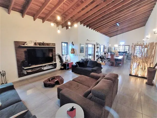 Casa com 518m² 3 quartos e 1 banheiro, à venda, no bairro Res. Manacás em Artur Nogueira