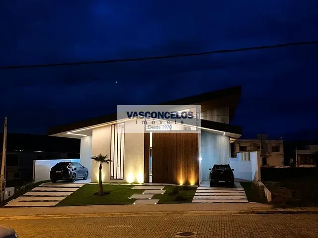 Casa com 500m² 4 quartos e 5 banheiros, à venda, no bairro Parque Residencial Maria Elmira em Caçapava