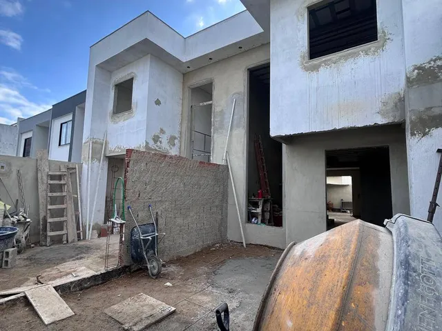 Casa 3 quartos e 3 banheiros, à venda, no bairro Jardim Vitória em Macaé