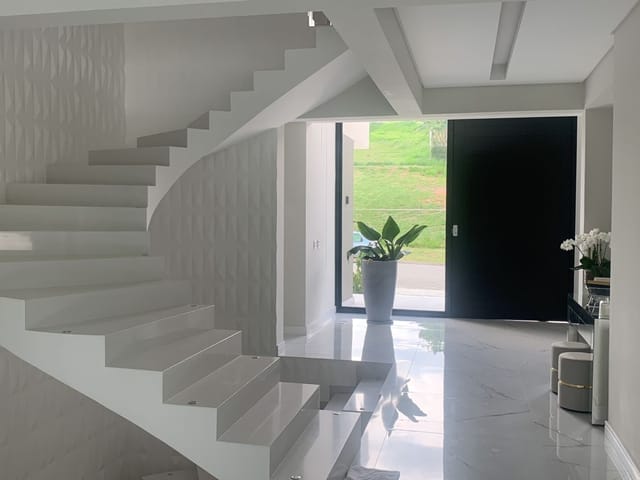 Casa com 822m² 5 quartos e 8 banheiros, à venda, no bairro Condomínio Reserva do Paratehy em São José dos Campos