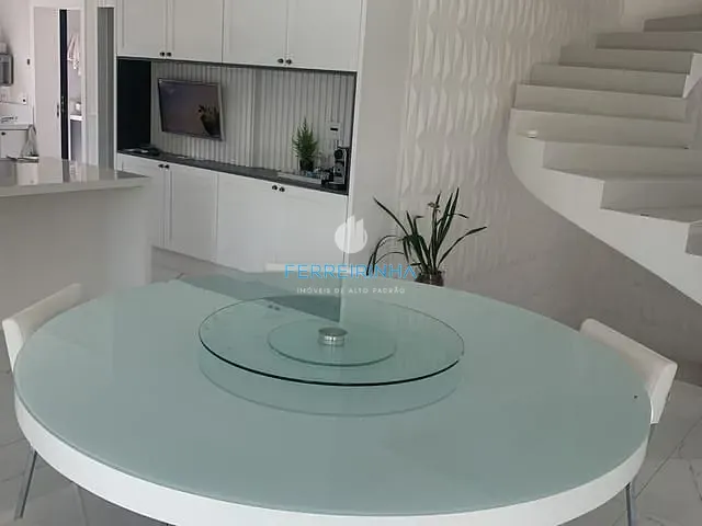 Casa com 822m² 5 quartos e 8 banheiros, à venda, no bairro Condomínio Reserva do Paratehy em São José dos Campos