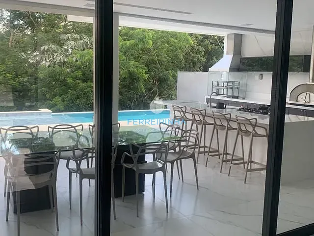 Casa com 822m² 5 quartos e 8 banheiros, à venda, no bairro Condomínio Reserva do Paratehy em São José dos Campos