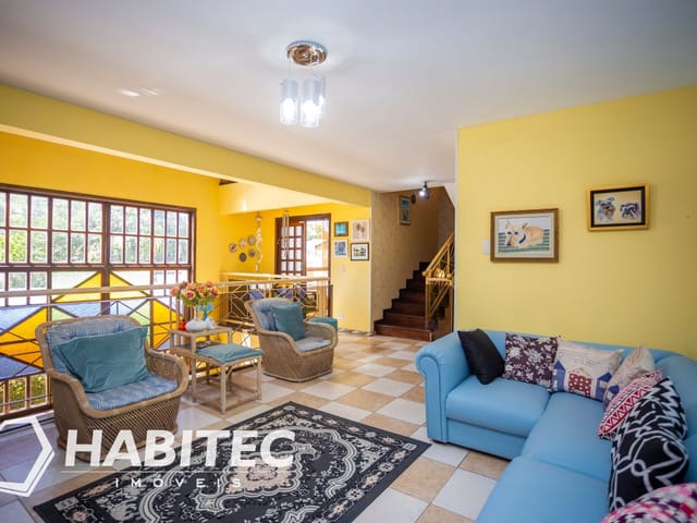 Casa 5 quartos e 5 banheiros, à venda, no bairro Alto da XV em Curitiba
