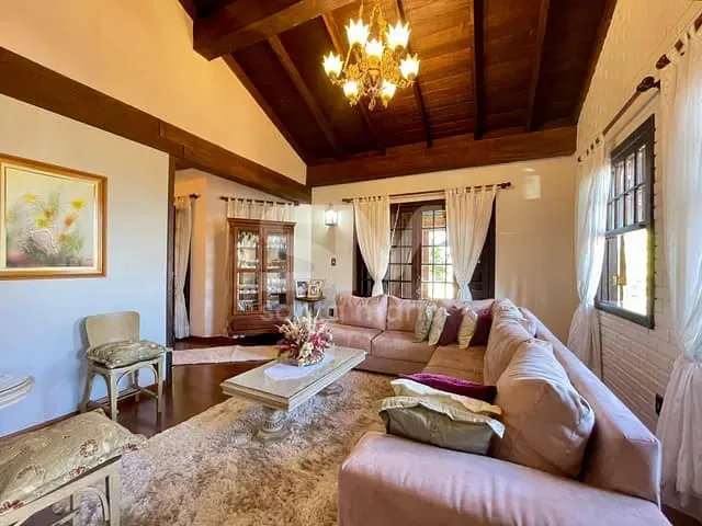 Casa com 267m² 3 quartos e 2 banheiros, para alugar, no bairro Maria Goretti em Chapecó