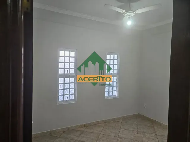 Casa com 330m² 3 quartos e 1 banheiro, à venda, no bairro Ipanema em Araçatuba