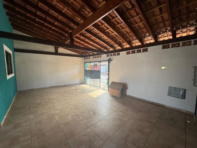 Casa com 200m² 2 quartos e 2 banheiros, à venda, no bairro Residencial Parque das Palmeiras em Pindamonhangaba
