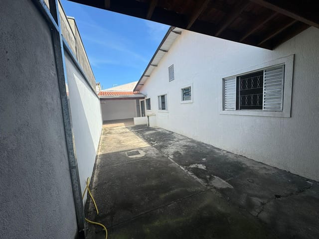 Casa com 200m² 2 quartos e 2 banheiros, à venda, no bairro Residencial Parque das Palmeiras em Pindamonhangaba