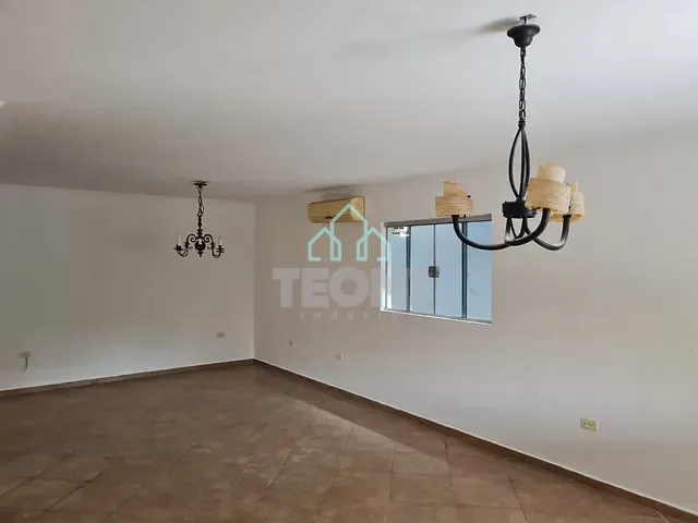 Casa 3 quartos e 2 banheiros, à venda, no bairro Parque Residencial Flor do Vale em Tremembé