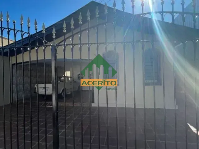 Casa com 300m² 3 quartos e 2 banheiros, à venda ou para alugar, no bairro Novo Paraíso em Araçatuba