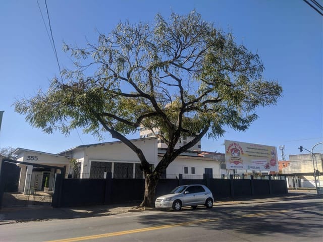 Casa com 840m², à venda ou para alugar, no bairro Centro em Pindamonhangaba
